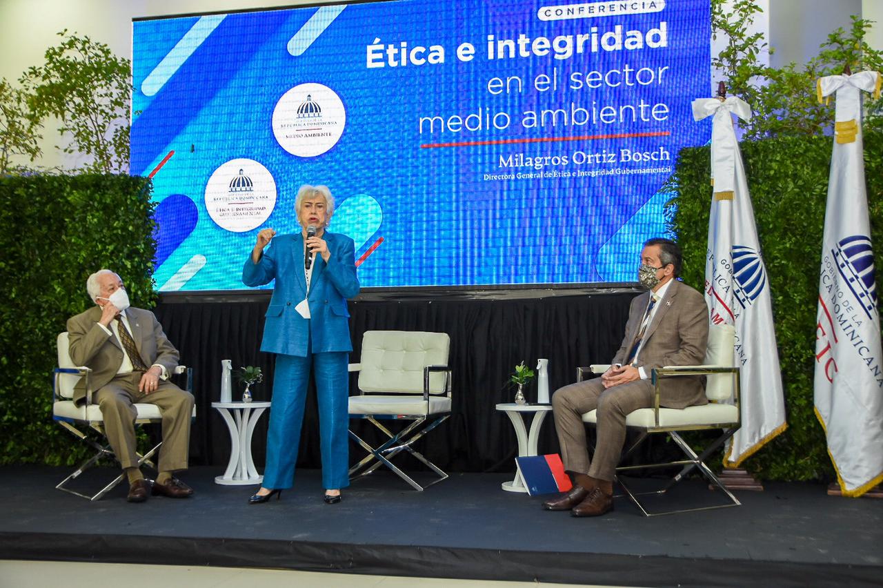 1 La directora de Etica Milagros Ortiz Bosch durante la charla