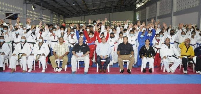 2B Deportes 18 1p01 696x327 1