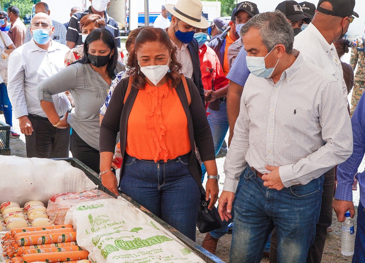 1. FOTO MIGUELINA TRINIDAD ALVAREZ ROSALBA MILAGROS PENA E IVAN HERNANDEZ GUZMAN