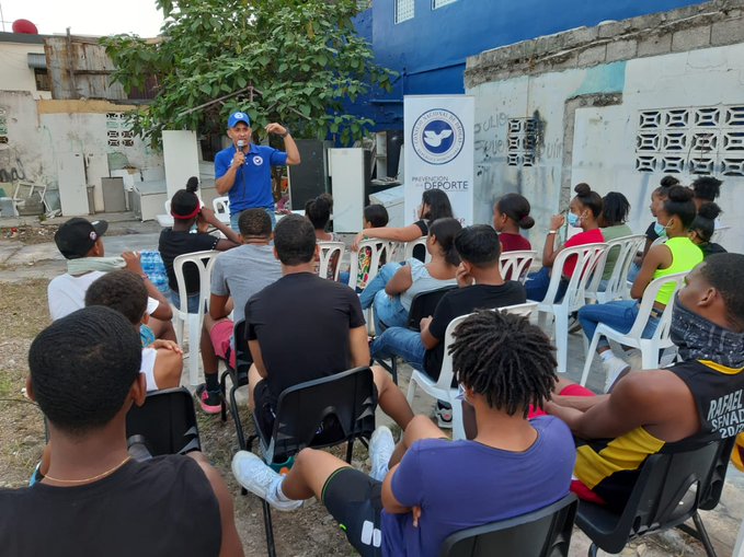 El Consejo Nacional de Drogas CND llevo sus charlas preventivas donde ninos ninas adolescentes y jovenes participaron junto a sus padres