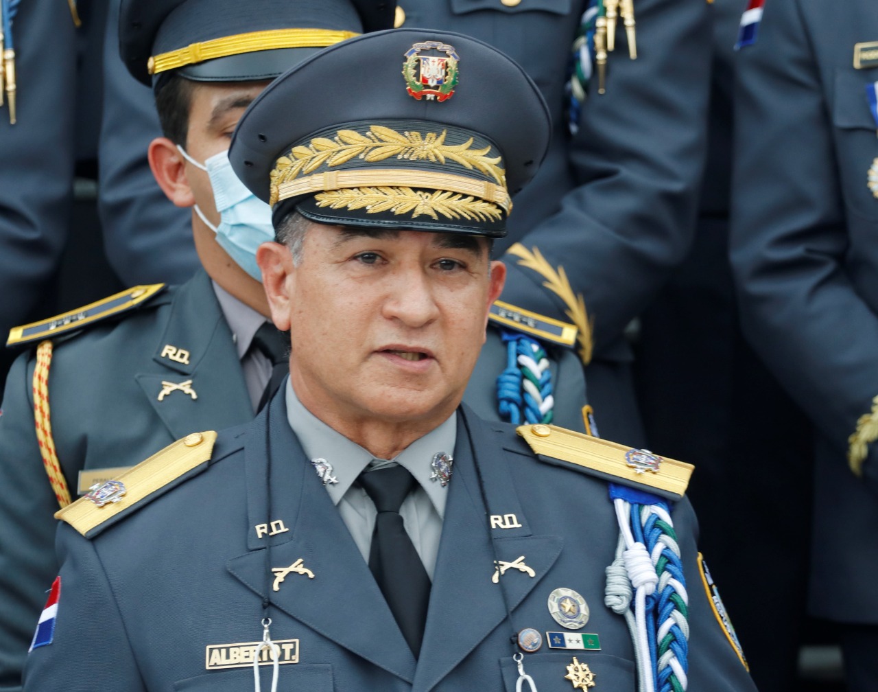 Mayor General Eduardo Alberto Then se dirige a sus policias.