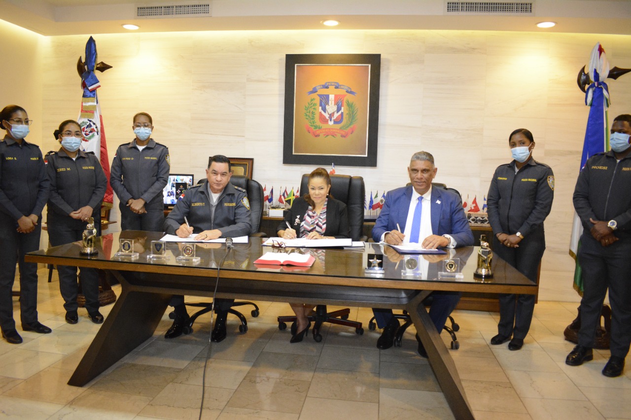 E648B287 DECF 4A89 9BAA AFE6D76E5D3F