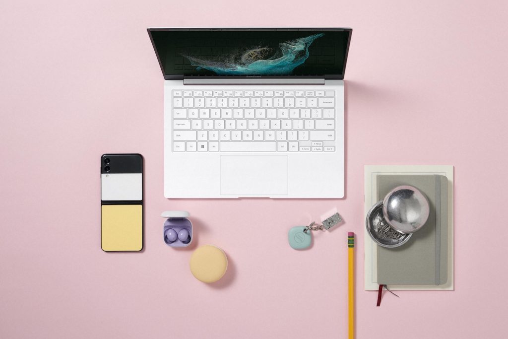 Galaxy Book2 Pro 13 Silver copy 1024x683 1