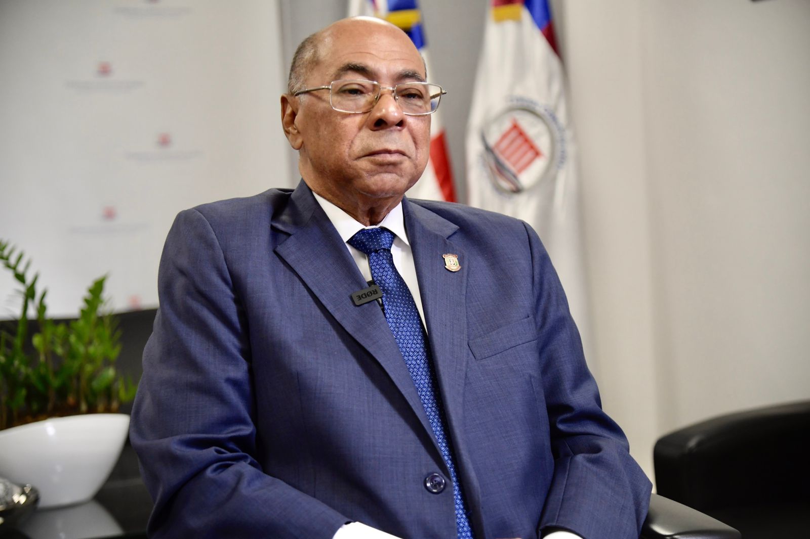 Milton Ray Guevara en el conversatorio 2