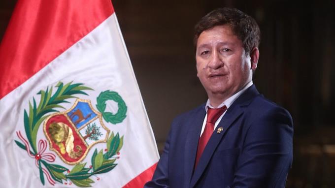 primer ministro de peru alega que fue ametrallado por los periodicos
