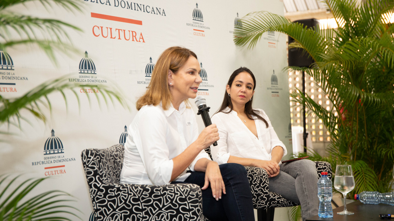 Ministra de Cultura Milagros German y la senadora Faride Raful durante el encuentro Gobierno en las Provincias