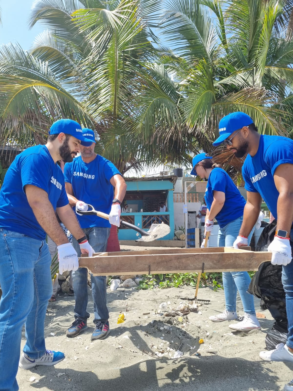 Voluntariado de Samsung en Republica Dominicana desarrolla jornada de limpieza en Playa Manresa 3