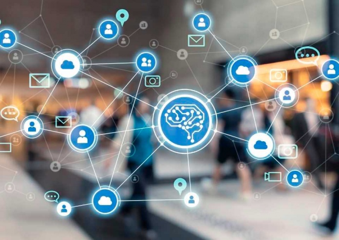 Oracle disena el futuro de la gestion de la relacion con los clientes con inteligencia artificial 696x493 1