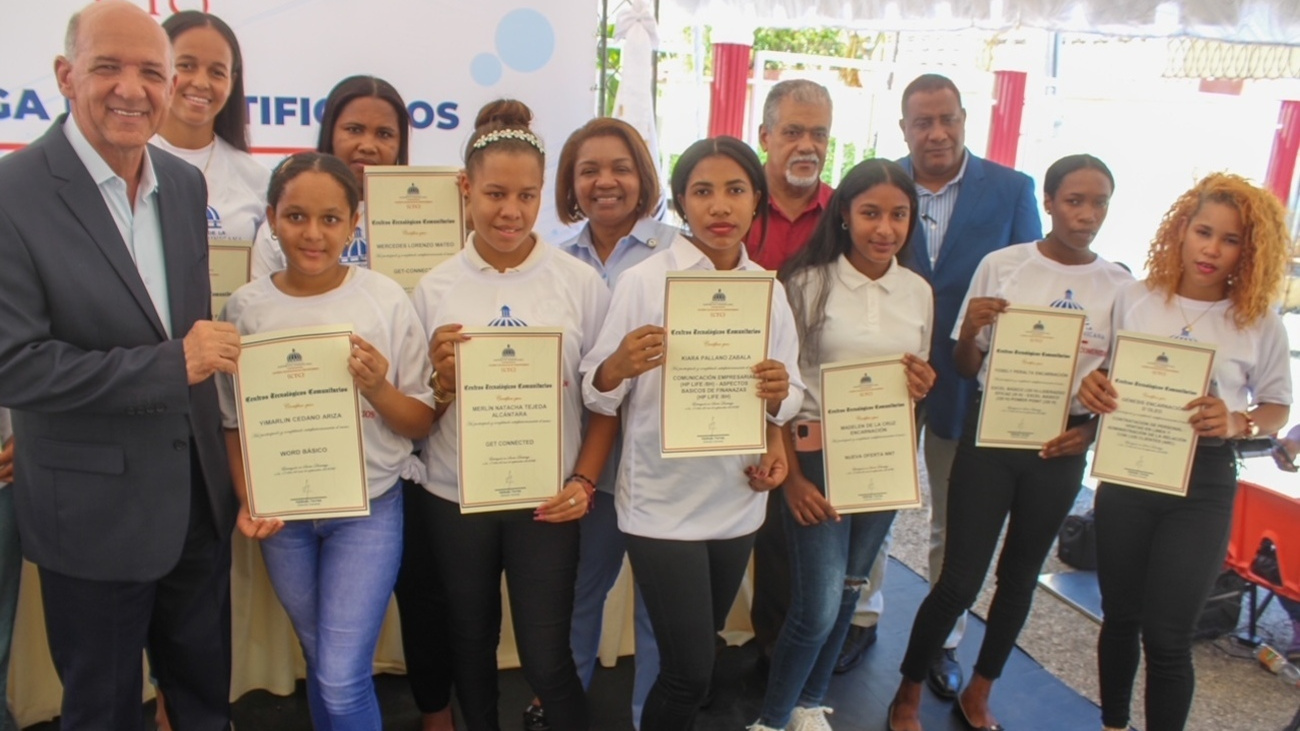CTC entrega certificados a 670 jovenes 1 1 2