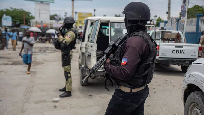 Policias haitianos en Puerto Principe.