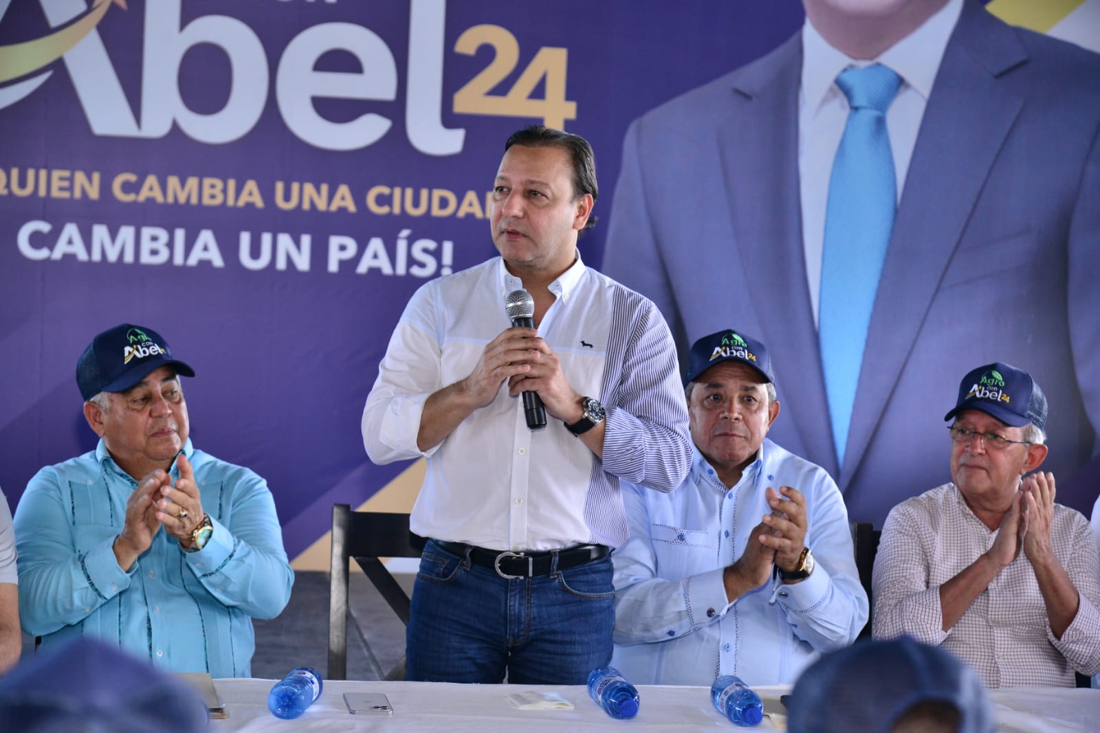 Abel Martinez con sector agropecuario 02