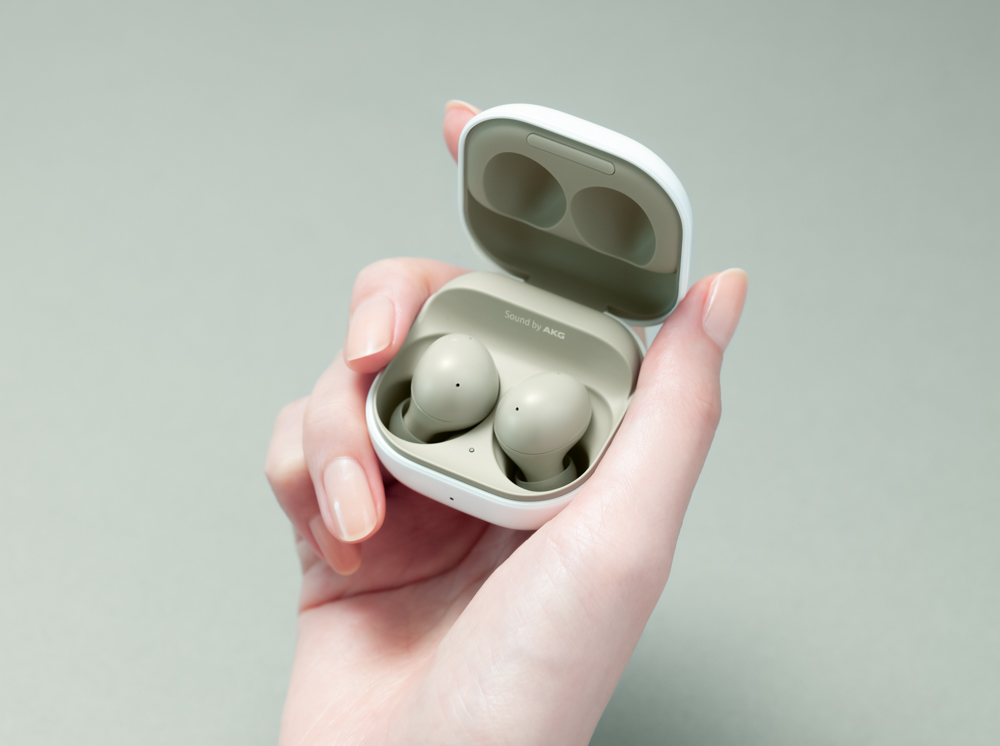 006 galaxybuds2 handson olive