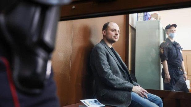 Opositor ruso Kara Murza es condenado a 25 anos de carcel