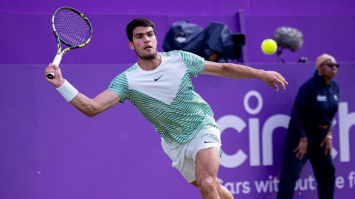 Alcaraz retumba ante Dimitrov en en Queens