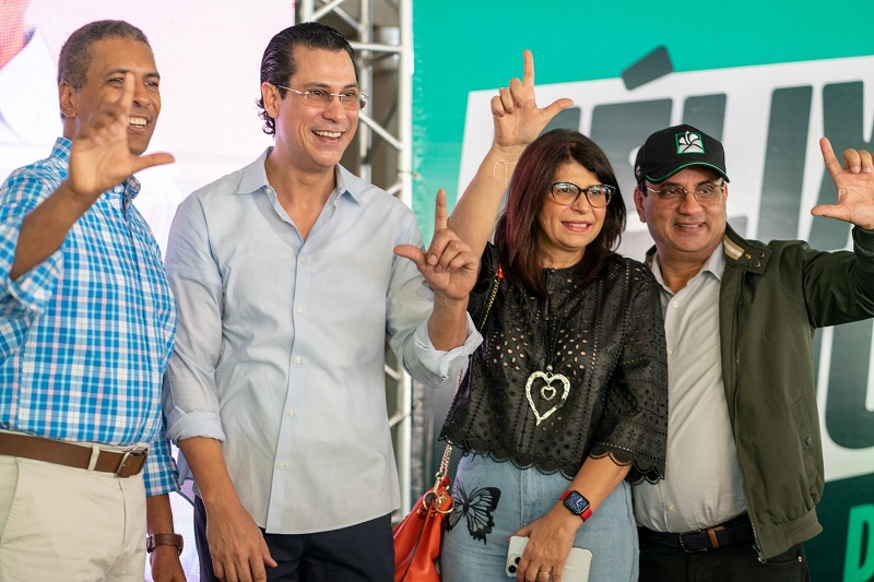 Demostenes Martinez Felix Michell Lourdes Aybar y Elias Serulle