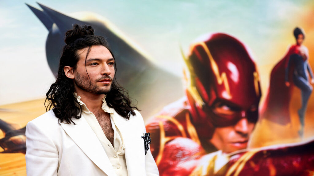 Ezra Miller protagoniza la version mas nostalgica de The Flash envuelto en polemicas