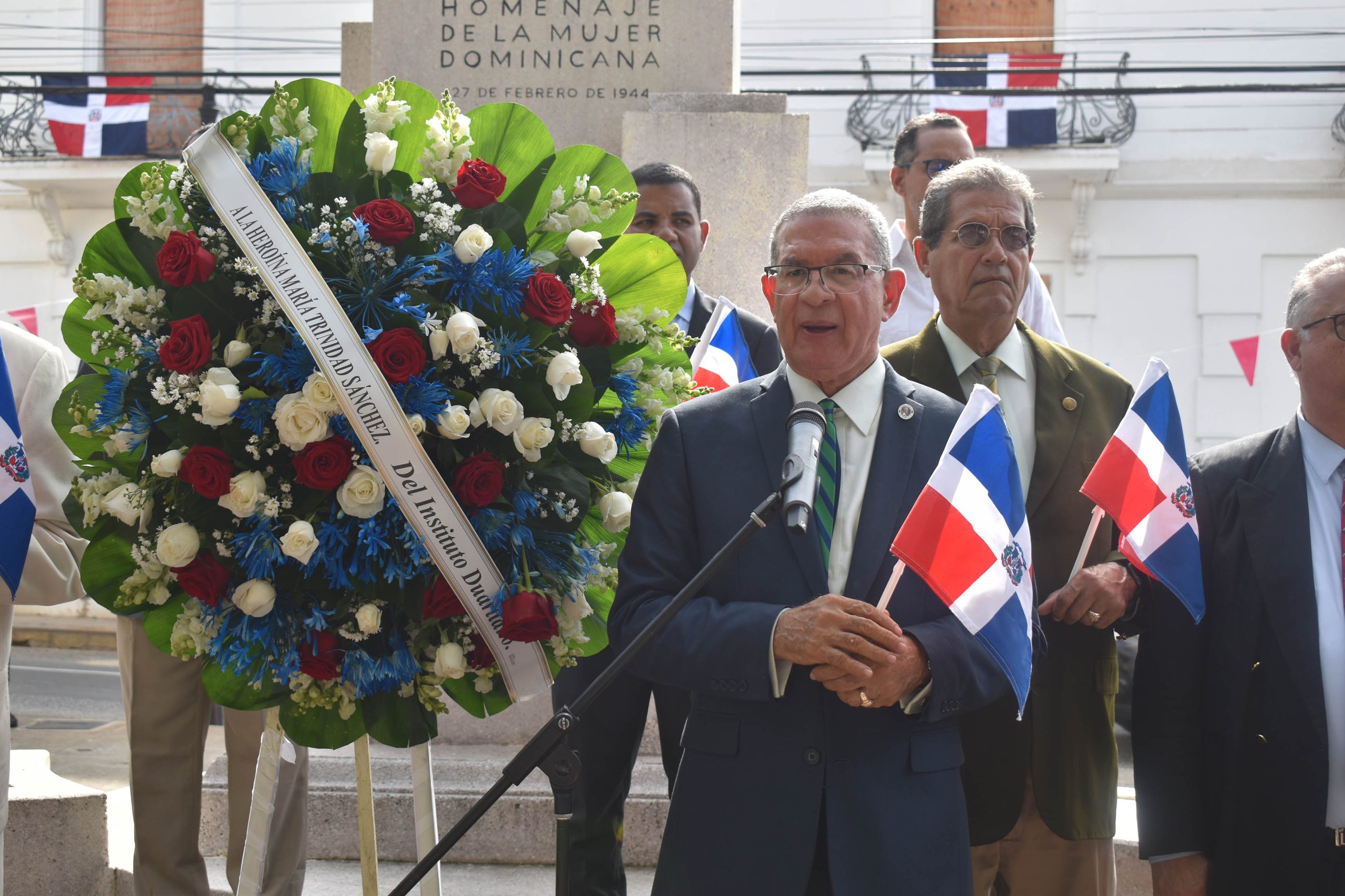 FOTO 2 El presidente de los Duartianos Wilson Gomez se dirige a los presentes scaled