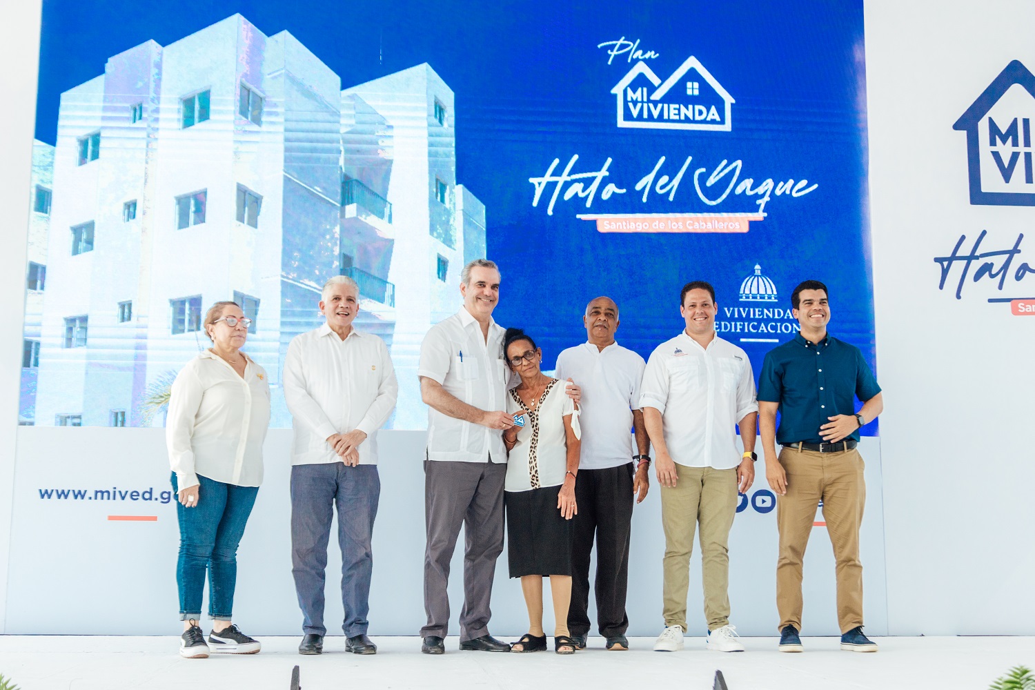 Presidente Abinader y Ministro Bonilla entregan las primeras 150 viviendas del proyecto Mi Vivienda Hato del Yaque