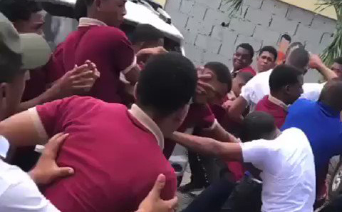 pelea estudiantes dominicanos