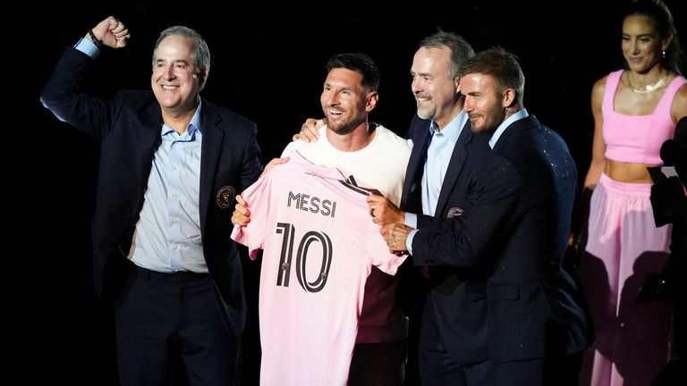 Messi rompe record de Cristiano en su presentacion en Miami y Beckham se escandaliza con los numeros