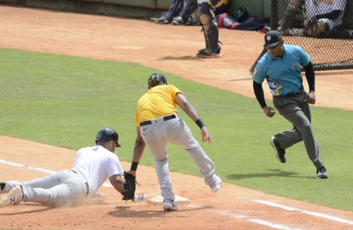 Aguilas