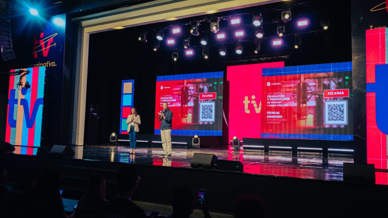 Cinthia Ortiz y Reynaldo Infante en el lanzamiento