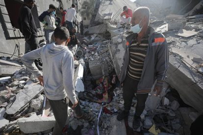 Más de 60 miembros de dos familias mueren en ataque en Al Maghazi de Gaza