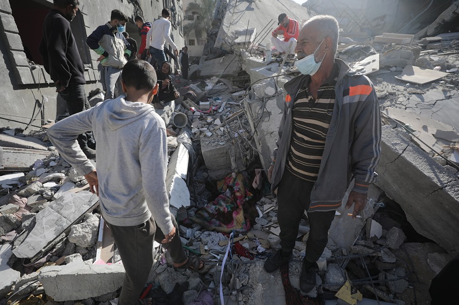 Más de 60 miembros de dos familias mueren en ataque en Al Maghazi de Gaza