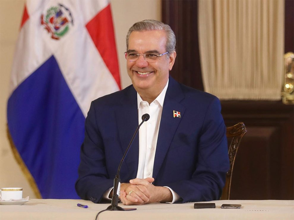 Luis Abinader Convenio Ambientalista