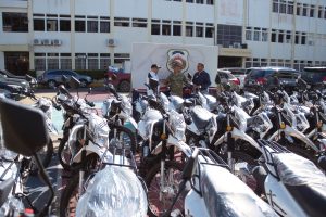 Motos