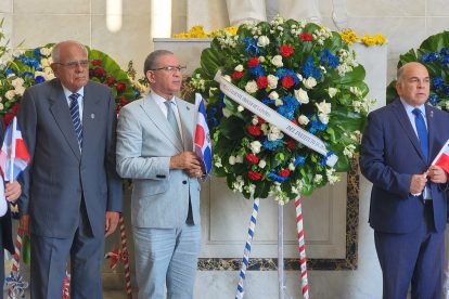 Foto 1, Pilia Moreno, Julio Rodríguez, Wilson Gómez, Pelegrín Castillo y Rafael Volquez.