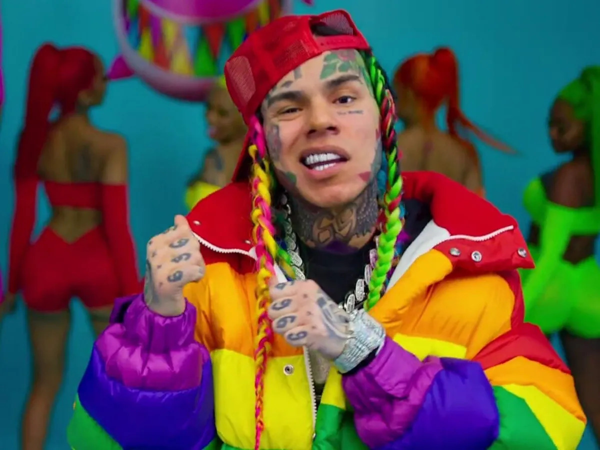 Tekashi en foto de archivo de PaginaUnoDo