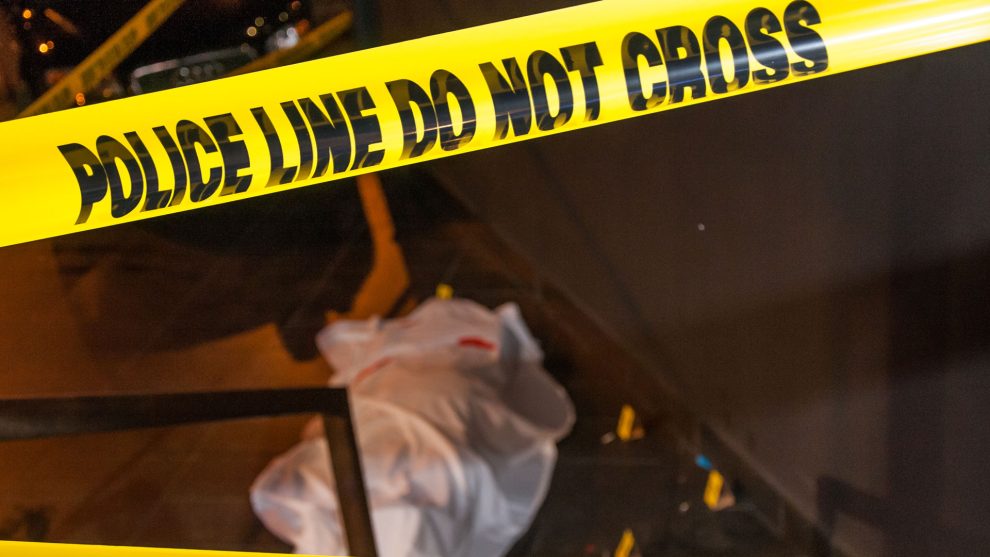 asesina a punaladas esposa por celos