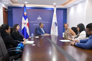 Foto 2, Un aspecto reunión de directivos de BioRed con Ministro Salud Pública.