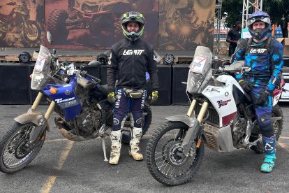 Foto 3, Competidores en la Yamaha Ténéré 700 Dual.