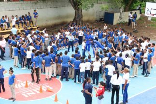 PIE DE FOTO Vista áerea de una exhibición en la Escuela Primaria Patria Mella