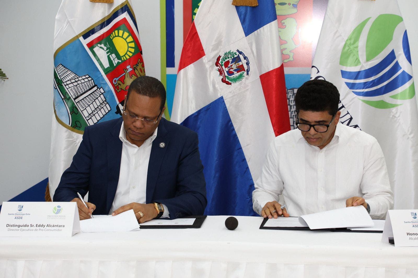 Pro Consumidor y ASDE firman acuerdo para fortalecer derechos de los ...