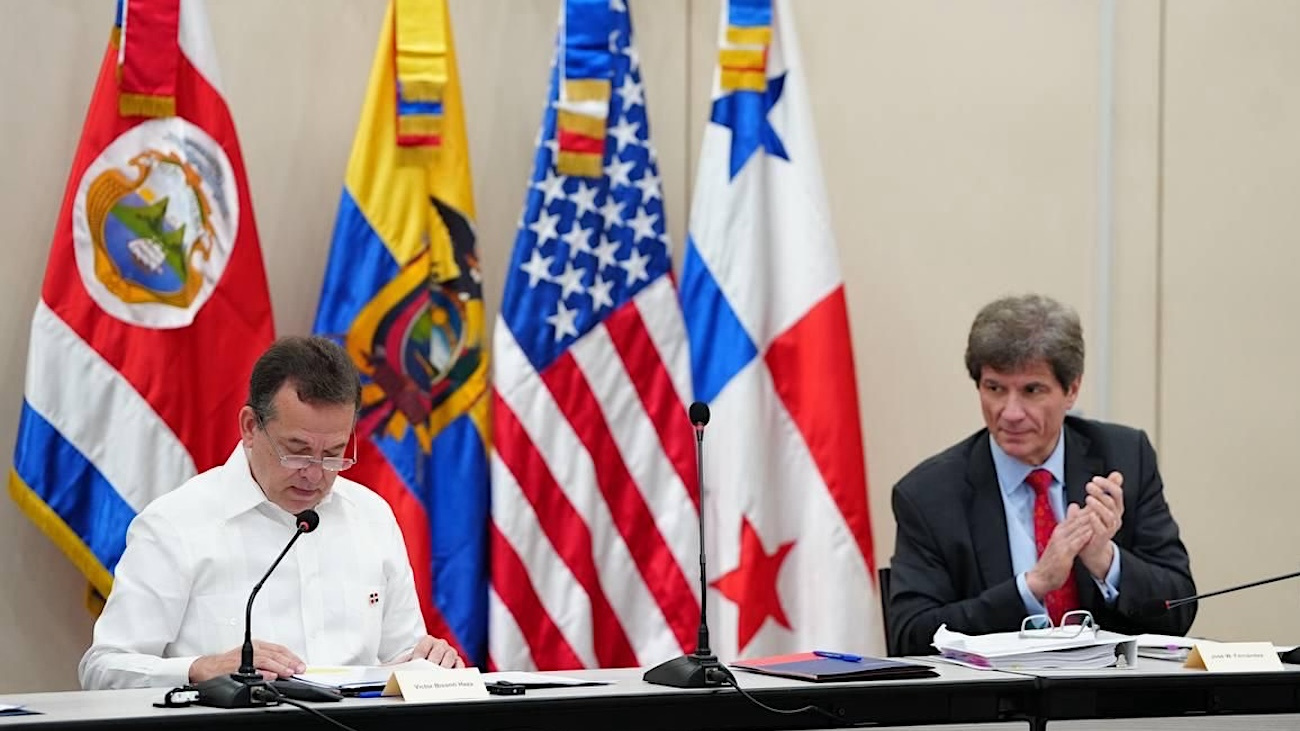 Ministro Ito Bisono y Secretario José Fernádez