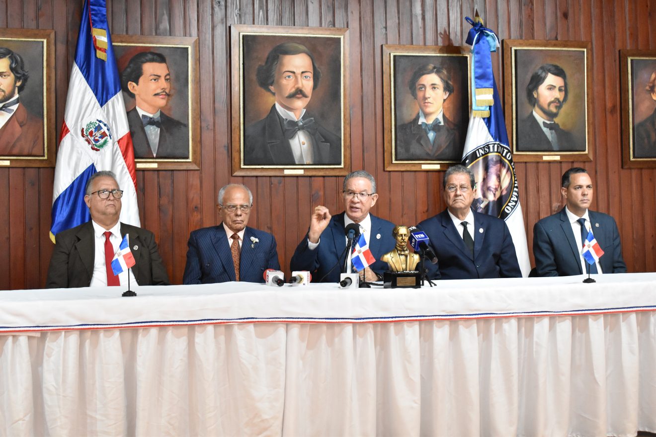 Foto 1, Pilia Moreno, Julio Rodríguez, Wilson Gómez, Jacinto Pichardo y Junior Torres.