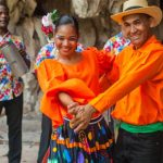 pareja bailando el merengue tipico