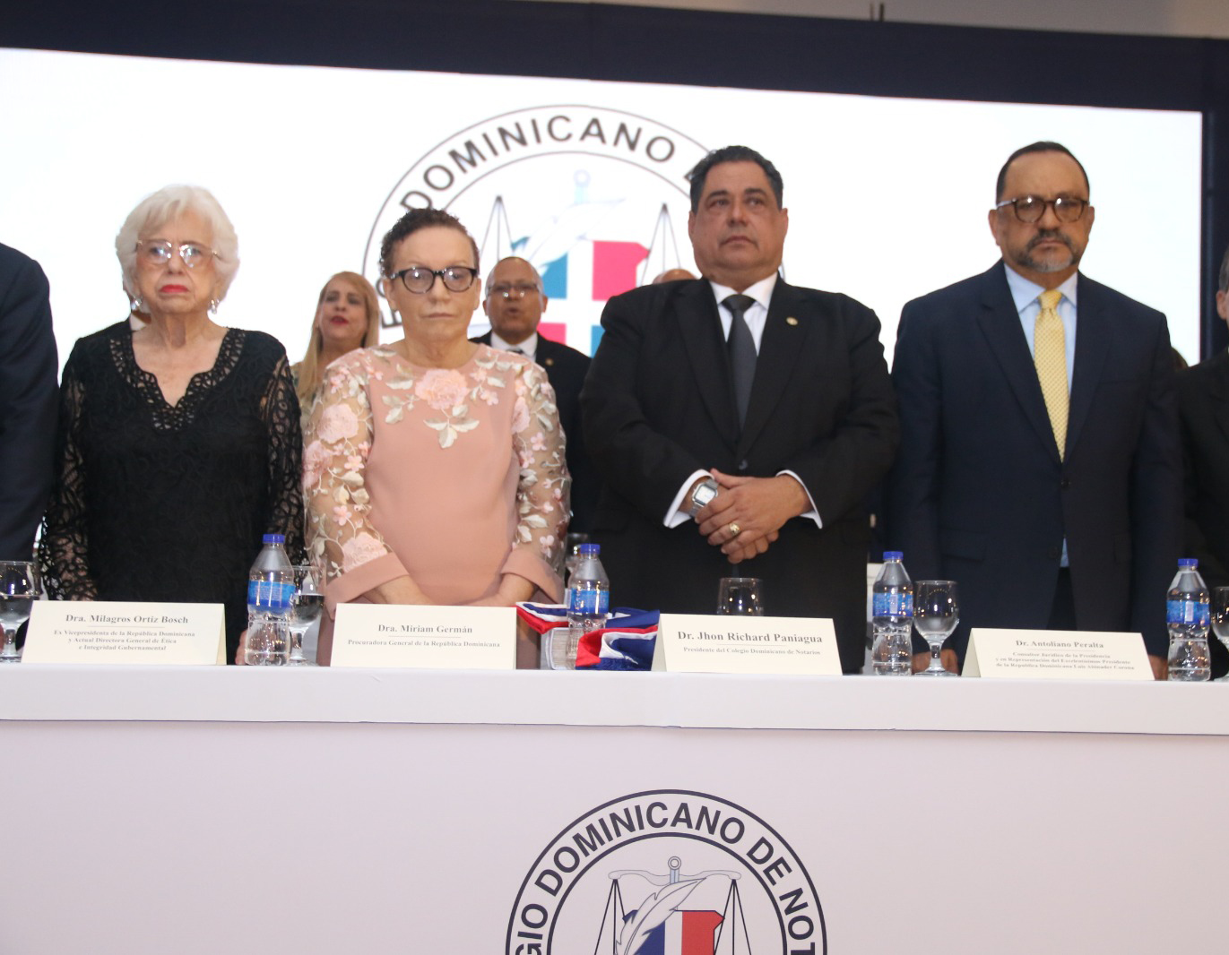 Nuevo presidente del Colegio de Notarios asume con compromiso y visión