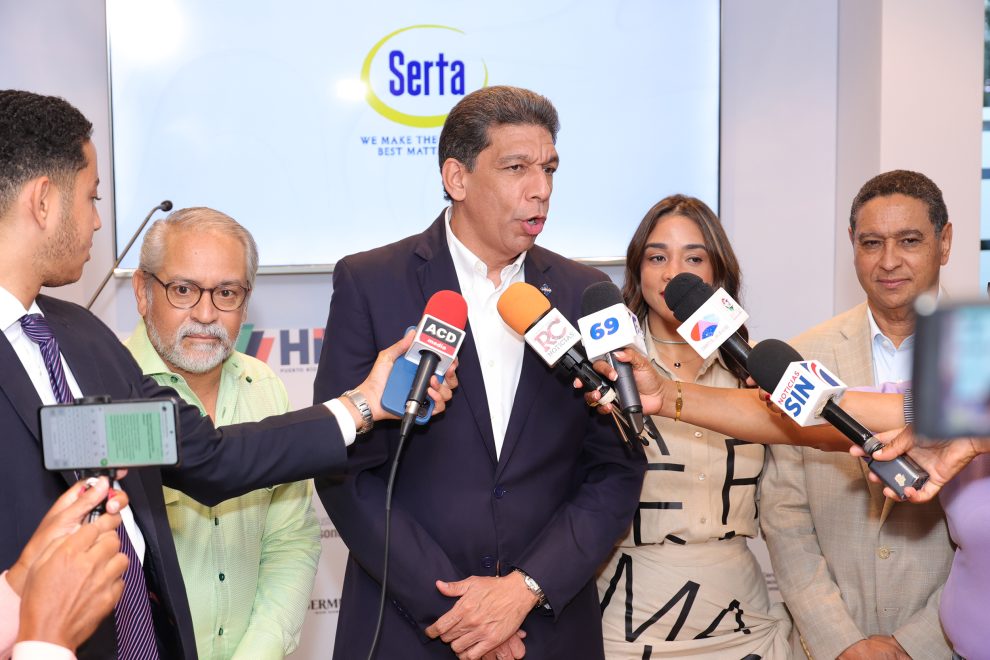 Foto 1, karel castillo ofrece detalles del torneo.