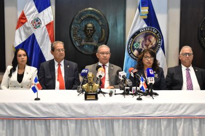 Foto 1, carmen herrera, jacinto pichardo, wilson gómez, rafaela mesa, y josé moreno.