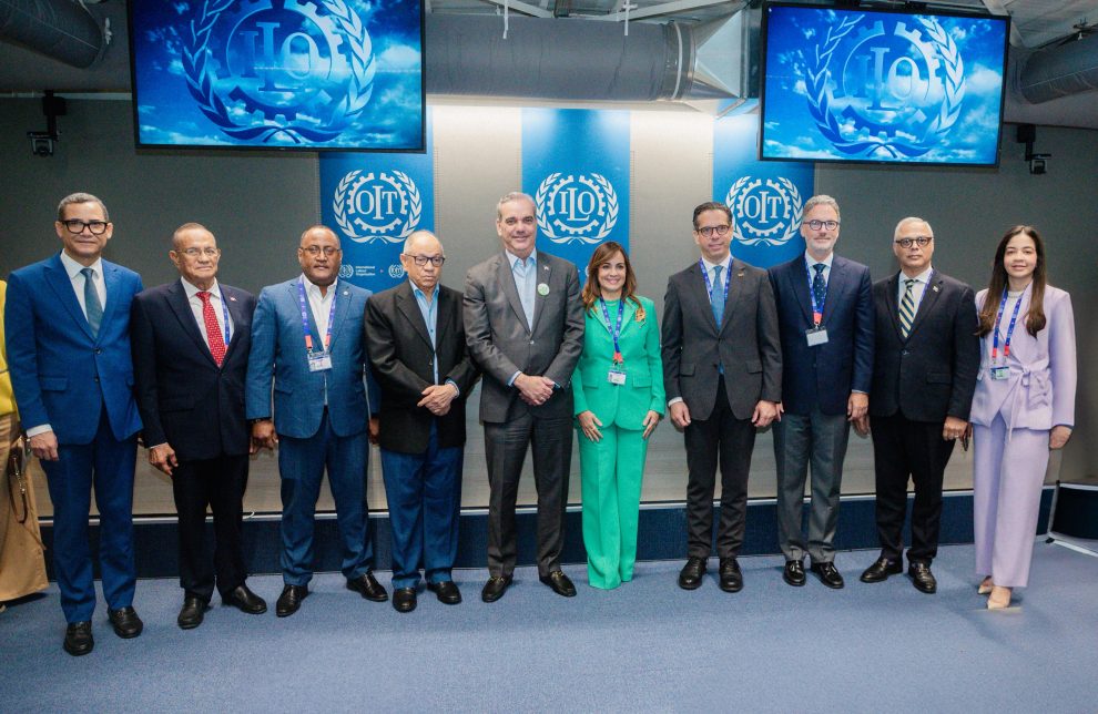 Foto 1, la delegación dominicana en la conferencia de la oit.