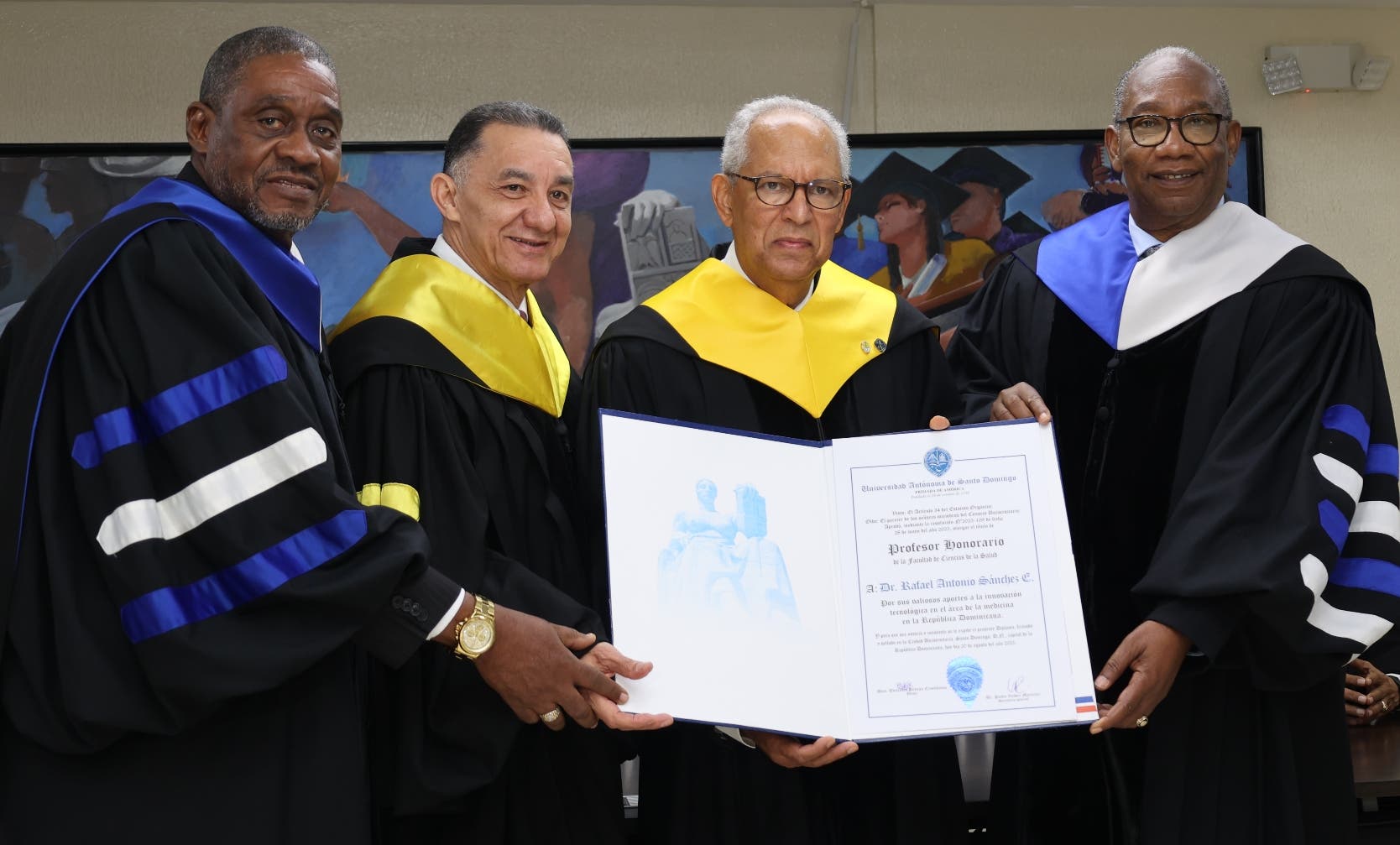 Profesor Emérito a Rafael Sánchez Español – Teleradio America – Últimas ...