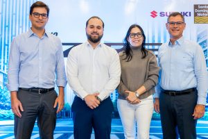 Foto 1, alexis anselin, vicente chuan, marielly figueroa y aníbal rodríguez.