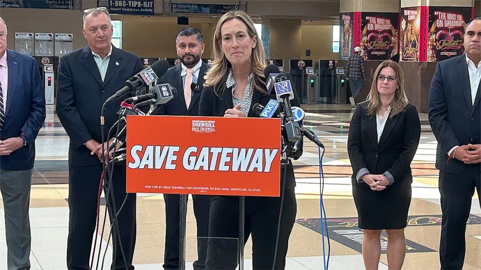 2025 10 864324268.png