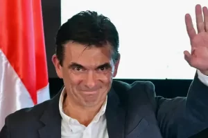 8917773429.png