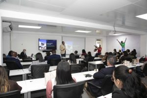 2. El director ejecutivo de Pro Consumidor, Eddy Alcántara, en la conferencia que dictó en la Universidad Autónoma de Santo Domingo