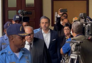 Antonio y Maribel Espaillat 900x660